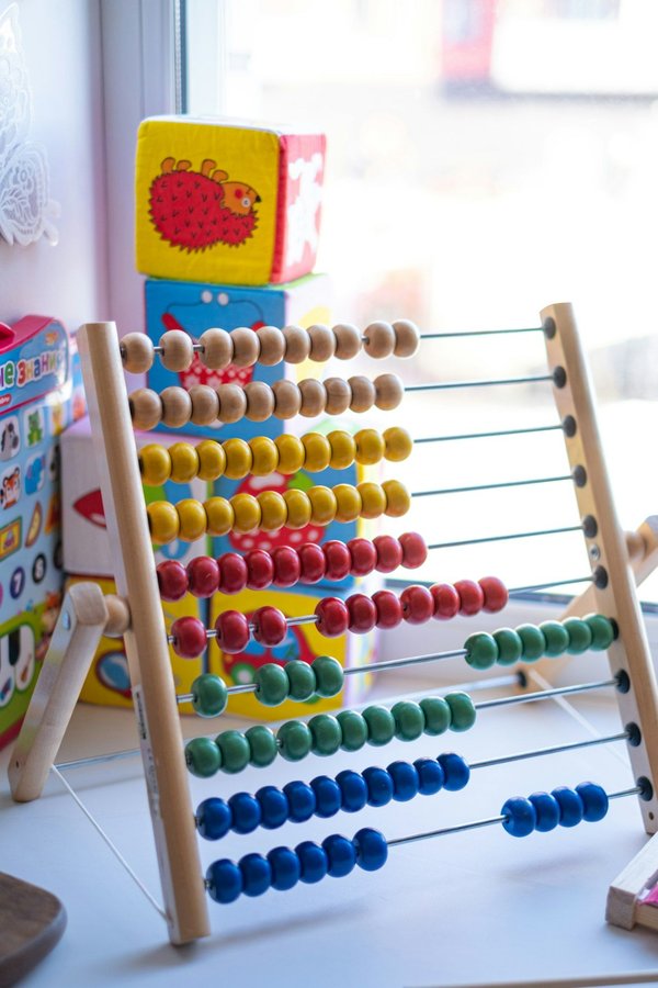 Triangles de pikler : l'outil idéal pour l'éveil des enfants